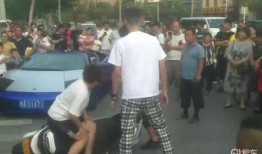 吃瓜车祸网红视频大全集,吃瓜车祸网红视频大全集，惊险瞬间回顾